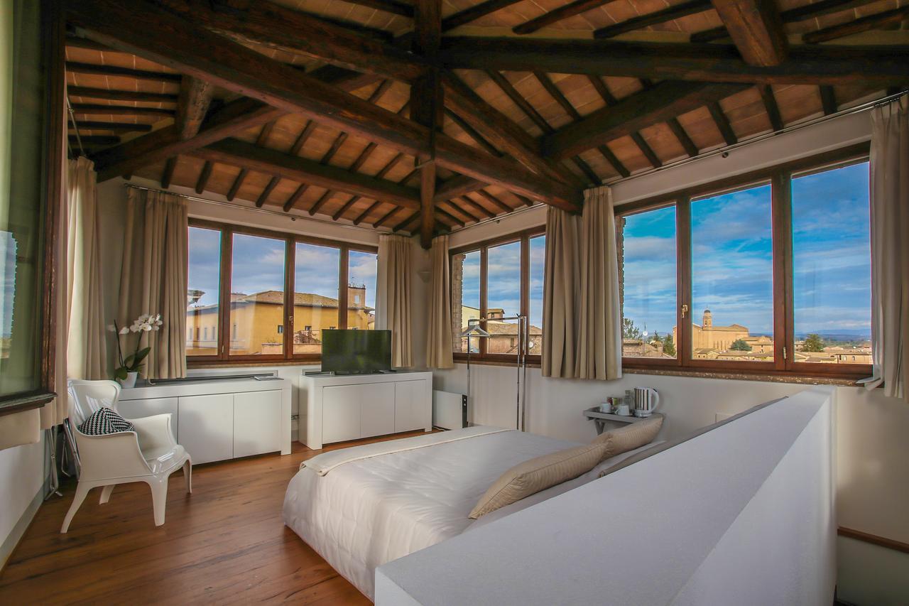 סיינה B&B Le Logge Luxury Rooms מראה חיצוני תמונה