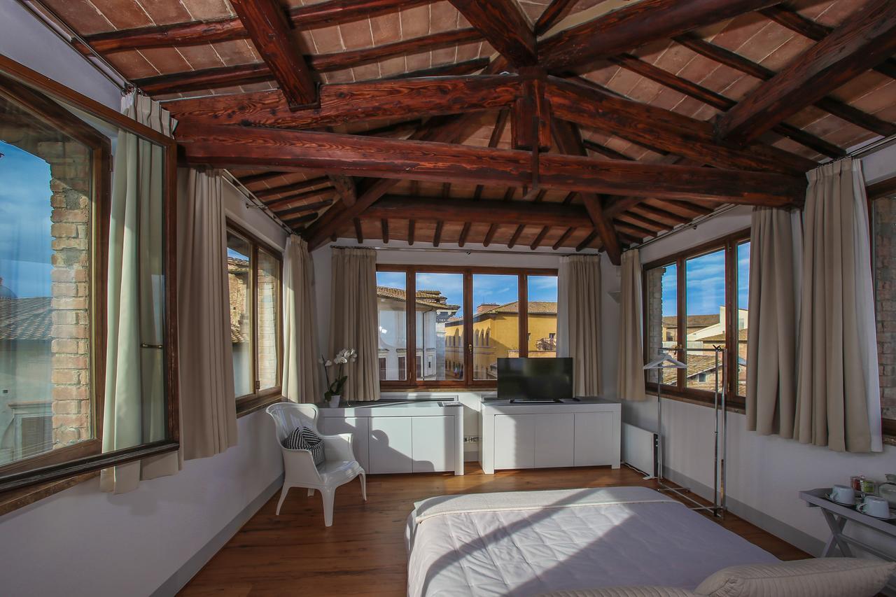 סיינה B&B Le Logge Luxury Rooms מראה חיצוני תמונה